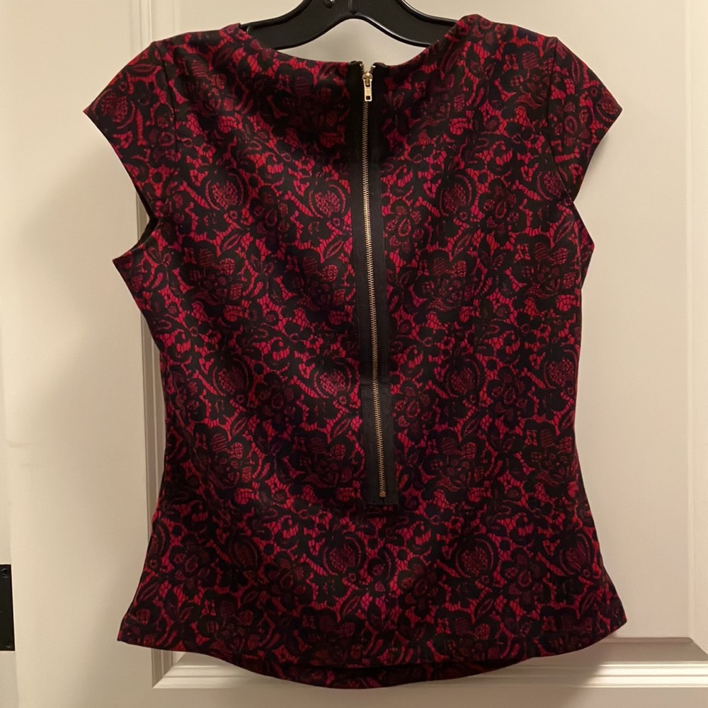 Cleo petites short sleeve lace print top - Picture 2 of 5